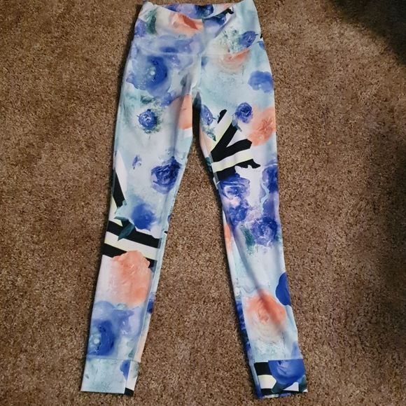 Reebok Pants - NWOT Reebok Floral Leggings sz XS
